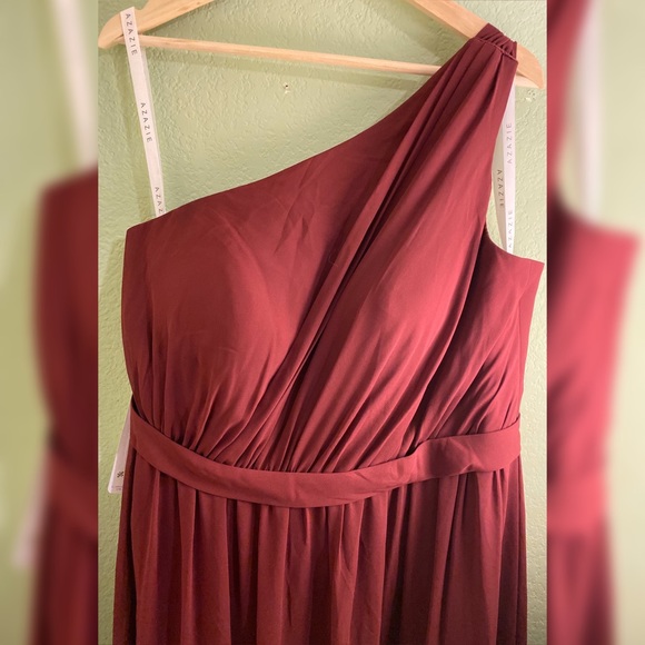 Cabernet Bridesmaids/Evening Gown - Picture 3 of 8